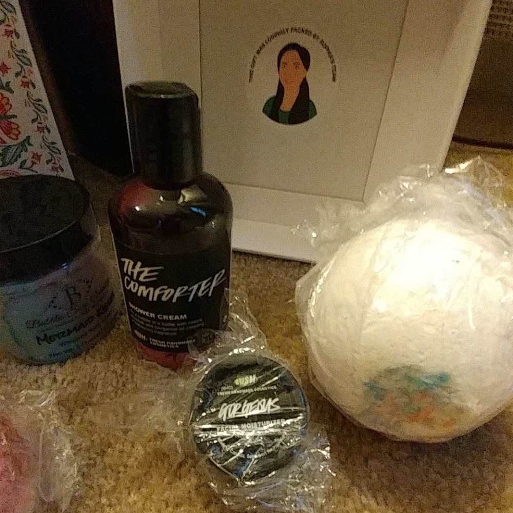 Lush Cosmetics - Picture 2 of 4